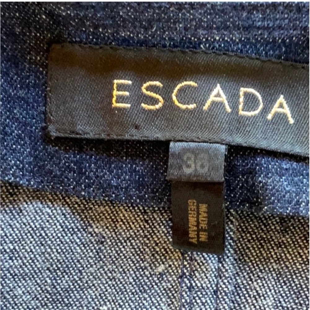 Classy Escada Jacket and Pants Set - Picture 10 of 13